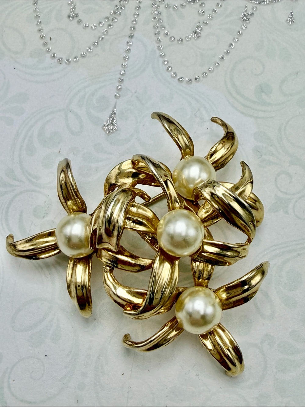 Vintage Numbered Boucher Pearl brooch #cz619